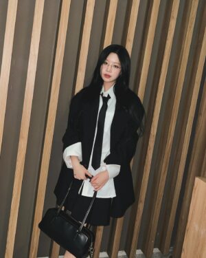 Seo Soo-jin Instagram - 🖤