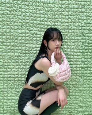 Seola Instagram - 💜

#COS퀼티드백팝업스토어
#COSSeoul