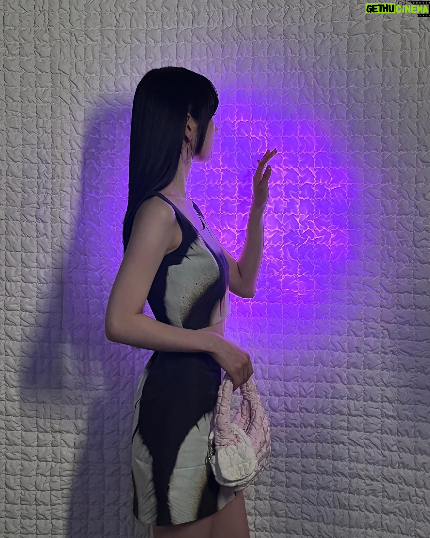 Seola - 132.8K Likes - 💜
#COS퀼티드백팝업스토어
#COSSeoul