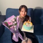Seola Instagram - 저의 첫 솔로 앨범 Inside out🖤 드디어 발매됐습니다! 정말 많은 분들의 도움을 받아서 감사한 마음으로 열심히 준비했습니다 Without U 많이 사랑해주시길 바라며 앞으로 활동도 잘 지켜봐주세요♥️