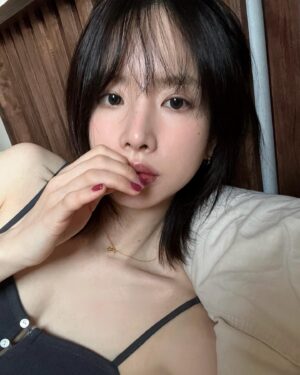 Seola Instagram - 셀프메이크업이자랑스러워지우기아까운이슈
