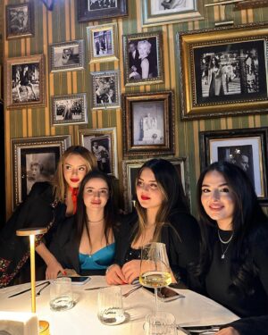 Sera Kutlubey Instagram - 💃💃🥂