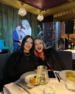 Sera Kutlubey Instagram - 💃💃🥂