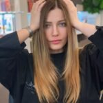 Sera Tokdemir Instagram - Saçlarımın rengini biraz açtık. Ramazan Bey öyle bir boya yaptı ki @rmznttli 👏🏼🙏🏼 @mehmettatlimaslak şahanesiniz teşekkürler ✨ #reklamdeğiltavsiye