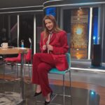 Sera Tokdemir Instagram - Bayılarak giydiğim @meliskaptanoglu imzalı takımım ❤️ @melis_kaptanoglu_official Styling @nrglaydin 😘 Canım Aslı’nın programında neler yaşandı @aslisafak 😂 @aslisafaklaisinasli programındaki keyifli sohbetimiz yakında 😉✨
