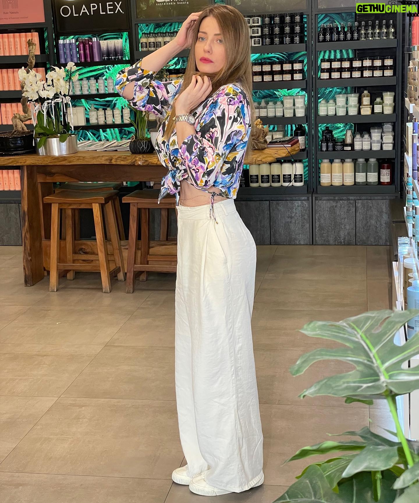 Sera Tokdemir Instagram - Saçlarım 🤍 @themostkuafor ✨