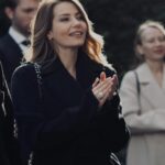 Sera Tokdemir Instagram - Sevgili Burcu’nun habersiz çektiği fotoğrafların hayranıyım. Teşekkürler @burcuyetis 🤍✨ Bu akşam @startv ‘deyiz! @saklabeniresmi @ogm.pictures @hasangungorresmi