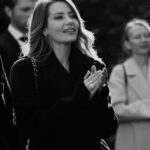 Sera Tokdemir Instagram - Sevgili Burcu’nun habersiz çektiği fotoğrafların hayranıyım. Teşekkürler @burcuyetis 🤍✨ Bu akşam @startv ‘deyiz! @saklabeniresmi @ogm.pictures @hasangungorresmi