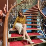 Sera Tokdemir Instagram - Fahrünnisa’m 💛✨ @saklabeniresmi 📸 @burcuyetis 👗 @birdelininhatiradefteri 💄 @pekerdilek 💇🏼‍♀️ @umit_ada