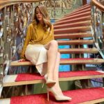 Sera Tokdemir Instagram - Fahrünnisa’m 💛✨ @saklabeniresmi 📸 @burcuyetis 👗 @birdelininhatiradefteri 💄 @pekerdilek 💇🏼‍♀️ @umit_ada