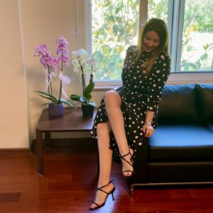 Sera Tokdemir Instagram - Çiçeklenir hep içim 🪷
Zaman değişir, şartlar değişir, bir rüzgar eser; her şey değişir. Sonra bir şey değişir, her şey yine değişir. Bir rüzgara bakar!
