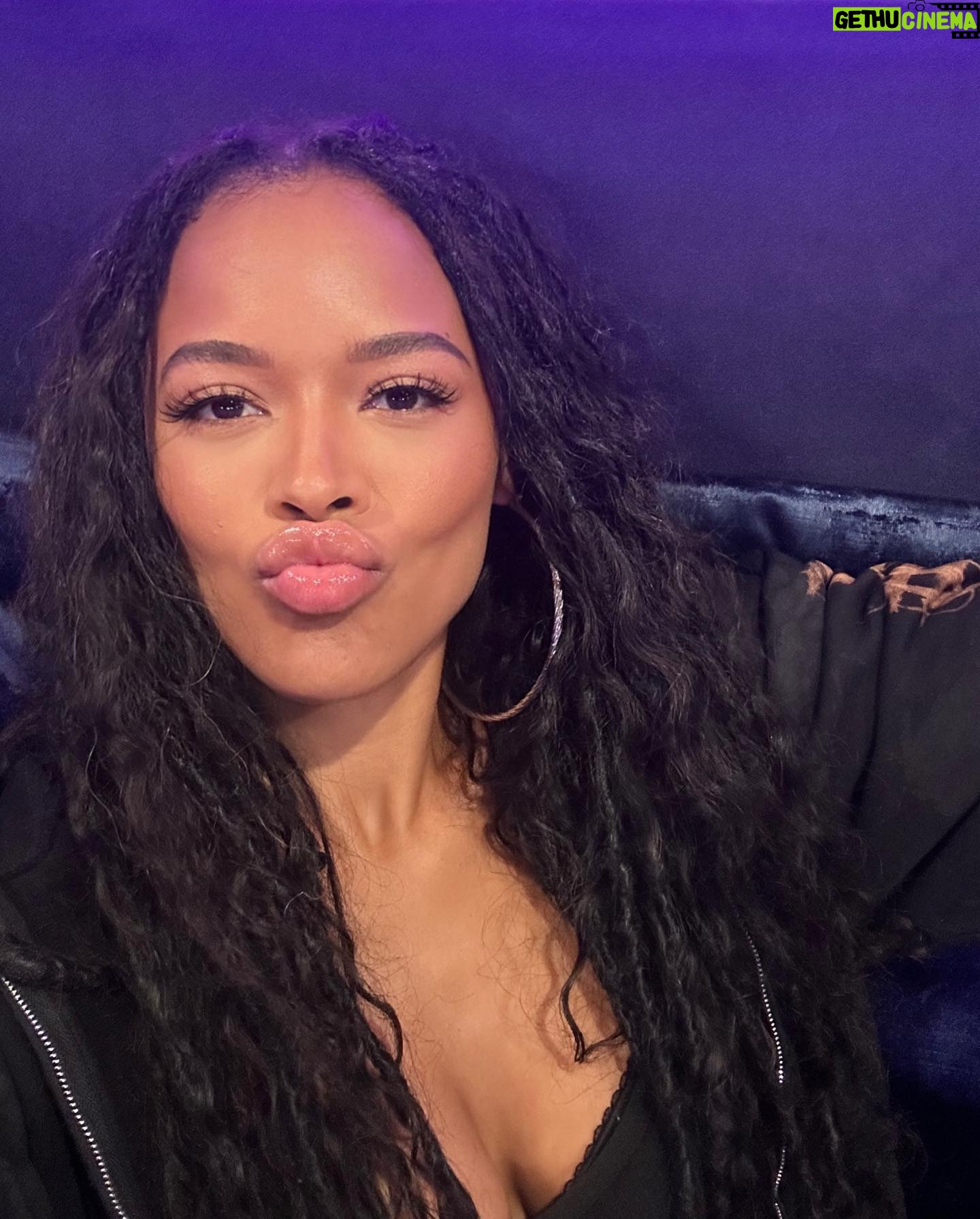 Serayah - 129K Likes - Dump š¦