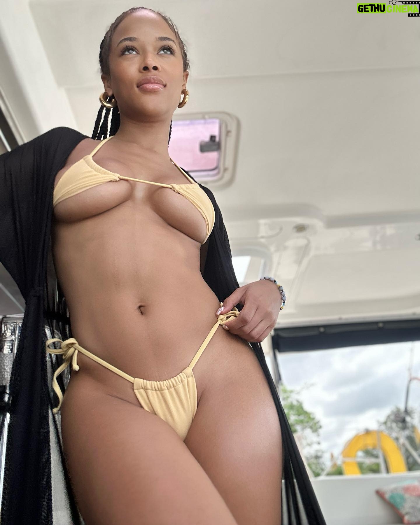 Serayah - 127.8K Likes - Vaca dump šŗ
šTry asking yourself what does it look like to follow my heart?