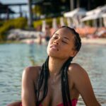 Serayah Instagram – Pretty girlz don’t gatekeep 🤍
————————————————
📸 @drehallb
SkinCeuticals Simply Clean
Sea Kale hyaluronic acid
Mario Badescu Vitamin C
Glossier after Baume
Peter Thomas Roth water Drench spf/moisturizer
Laneige lip sleeping mask in vanilla
Sun from GOD ☀️ NOW GO GLOW BABY ☀️