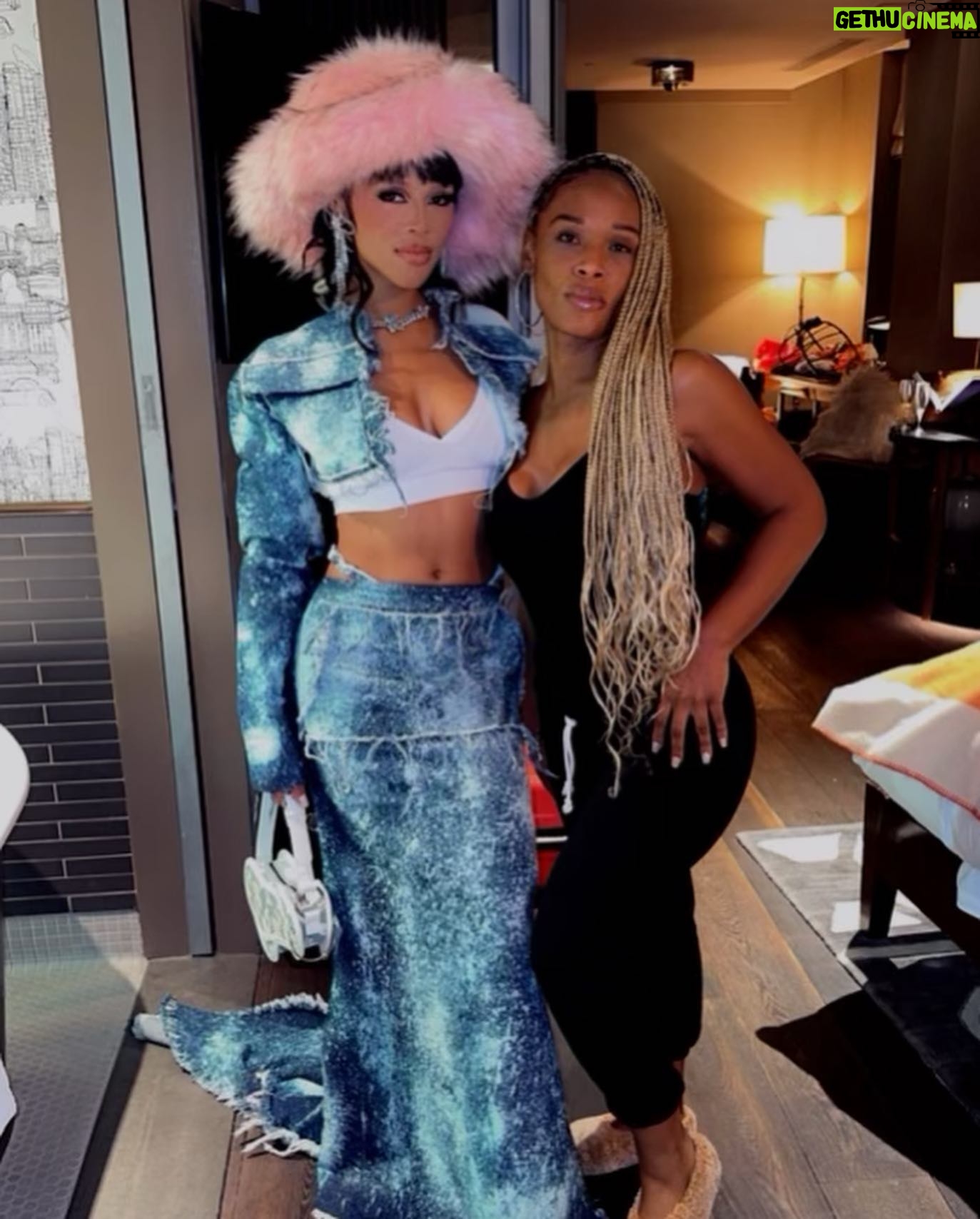 Serayah Instagram - Day IN & day OUT she’s a Mother! Love you gal ❤️💕❤️💕 #happymothersday