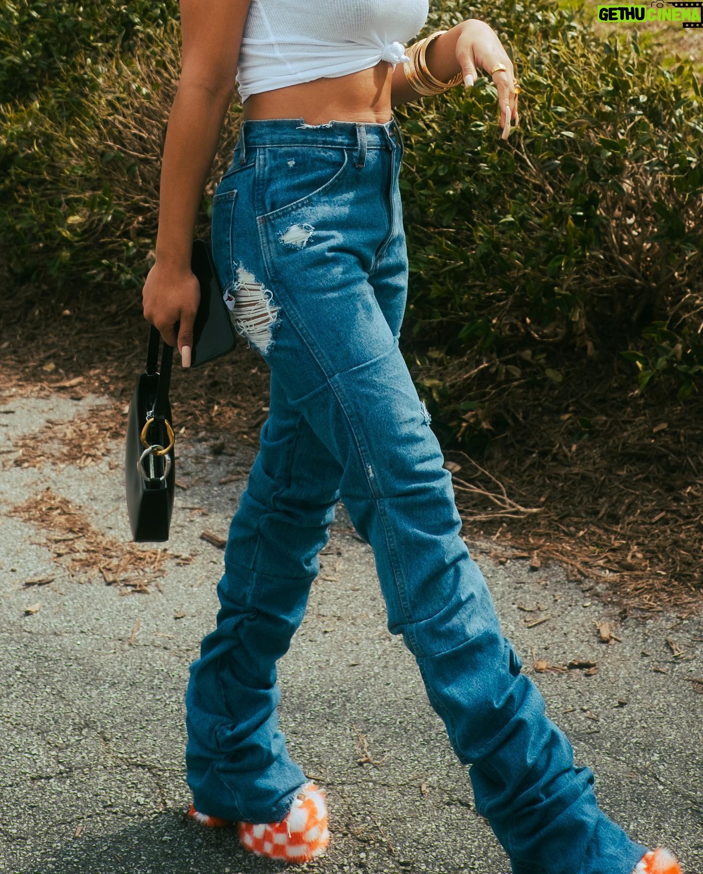Serayah Instagram - Don’t worry about destinations fall in love with the journey 🦋