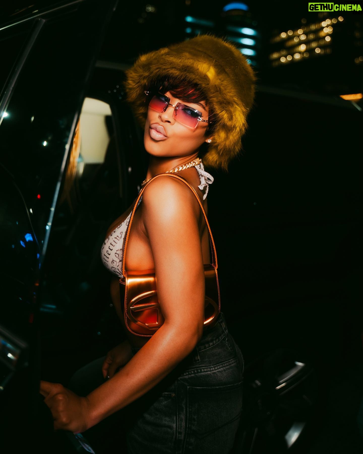 Serayah Instagram - SHinE sO briGhT ThaT TheY CanT FiGuRe OuT hOw tO cOnTain You. 💫