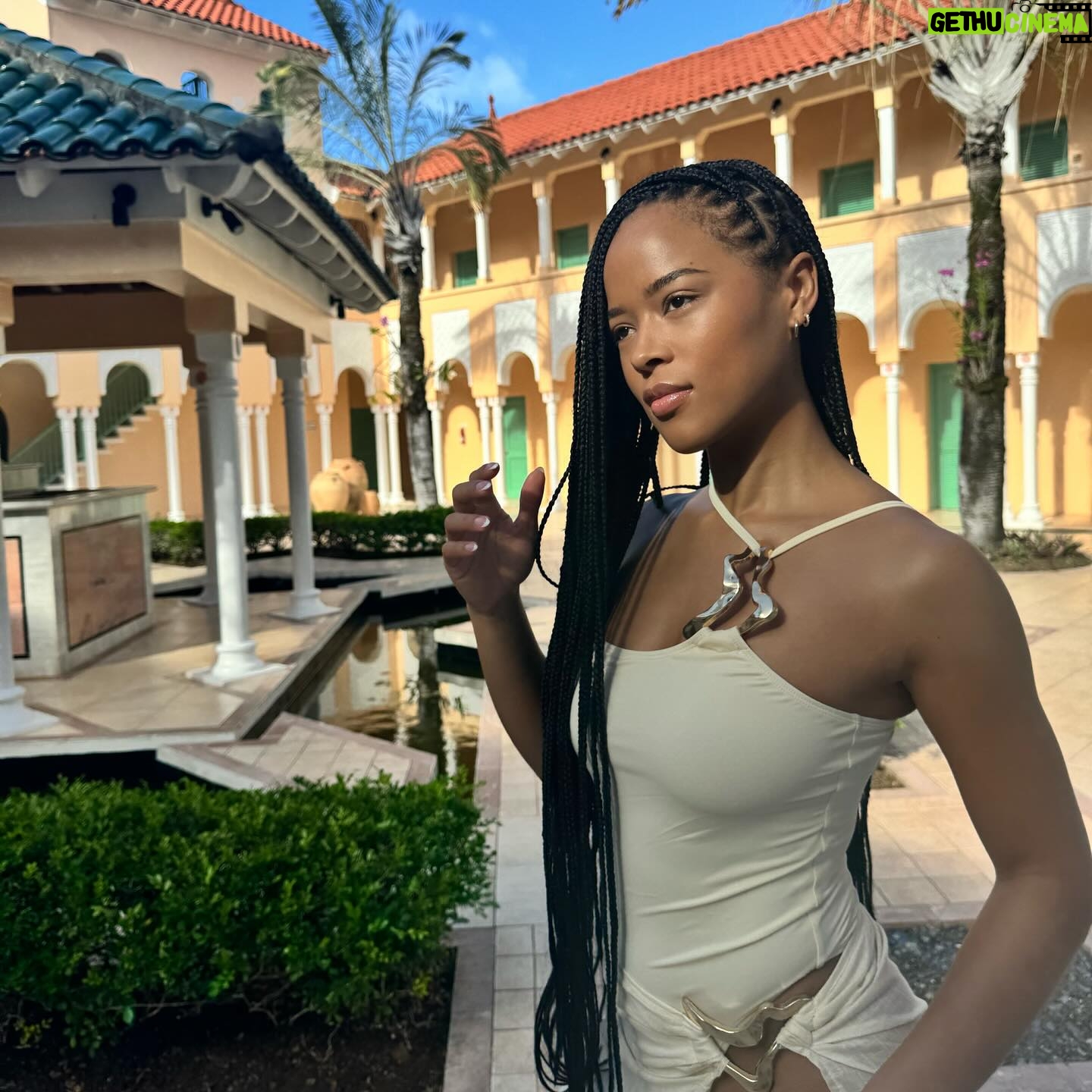 Serayah - 183.9K Likes - Celebrating you is something Iāll always love to do.
My heart,
My soul,
My love. ā„ļø