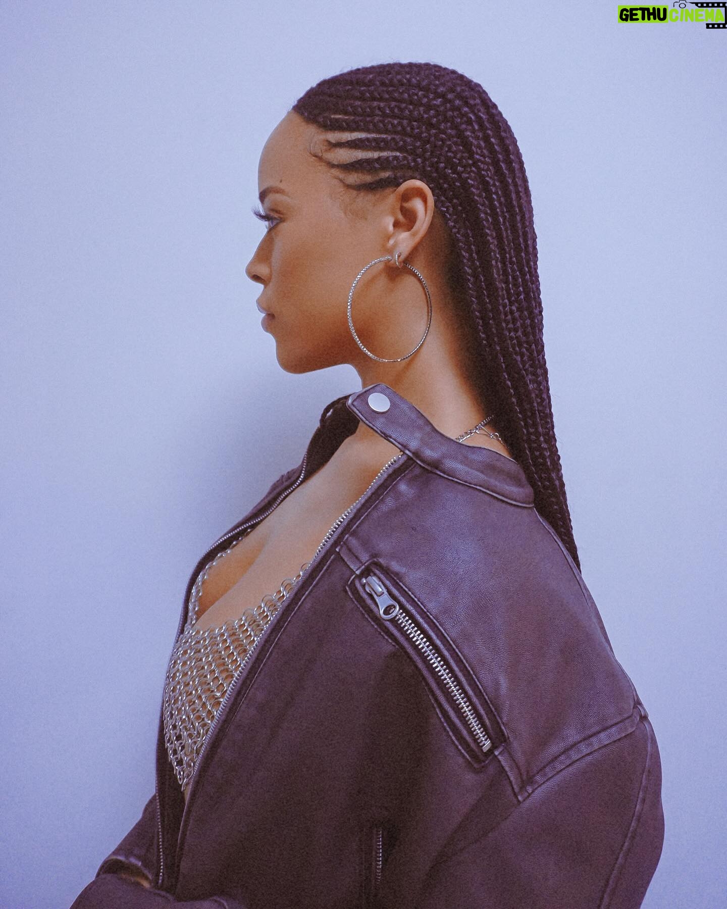 Serayah Instagram - Just let me hold your heart in my hand I can show you the way ❤️🔥 “ARCHIVES” the EP now available Link in my bio Shot by @exquisite_eye makeup : @dominiquereneedaviss styling : @renee.evon nails : @speakingofnih studio @ecb.studio