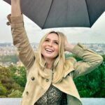 Serena Autieri Instagram – .
“Scende la pioggia
ma che fa…
Amo la vita più che mai”