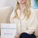 Serena Autieri Instagram – Come affronto il tempo che passa? Col sorriso, sempre e comunque, ma anche tutti i giorni con The Solution Beauty Collagen di @osloskinlab il mio alleato per mantenere la mia pelle compatta, liscia, elastica e rimpolpata. Super consigliato!

Inserendo il codice SERENAOSLOSKIN al check-out potrai accedere ad un’esclusiva promozione di benvenuto!

#osloskinlab #slowaging #investinyourskin