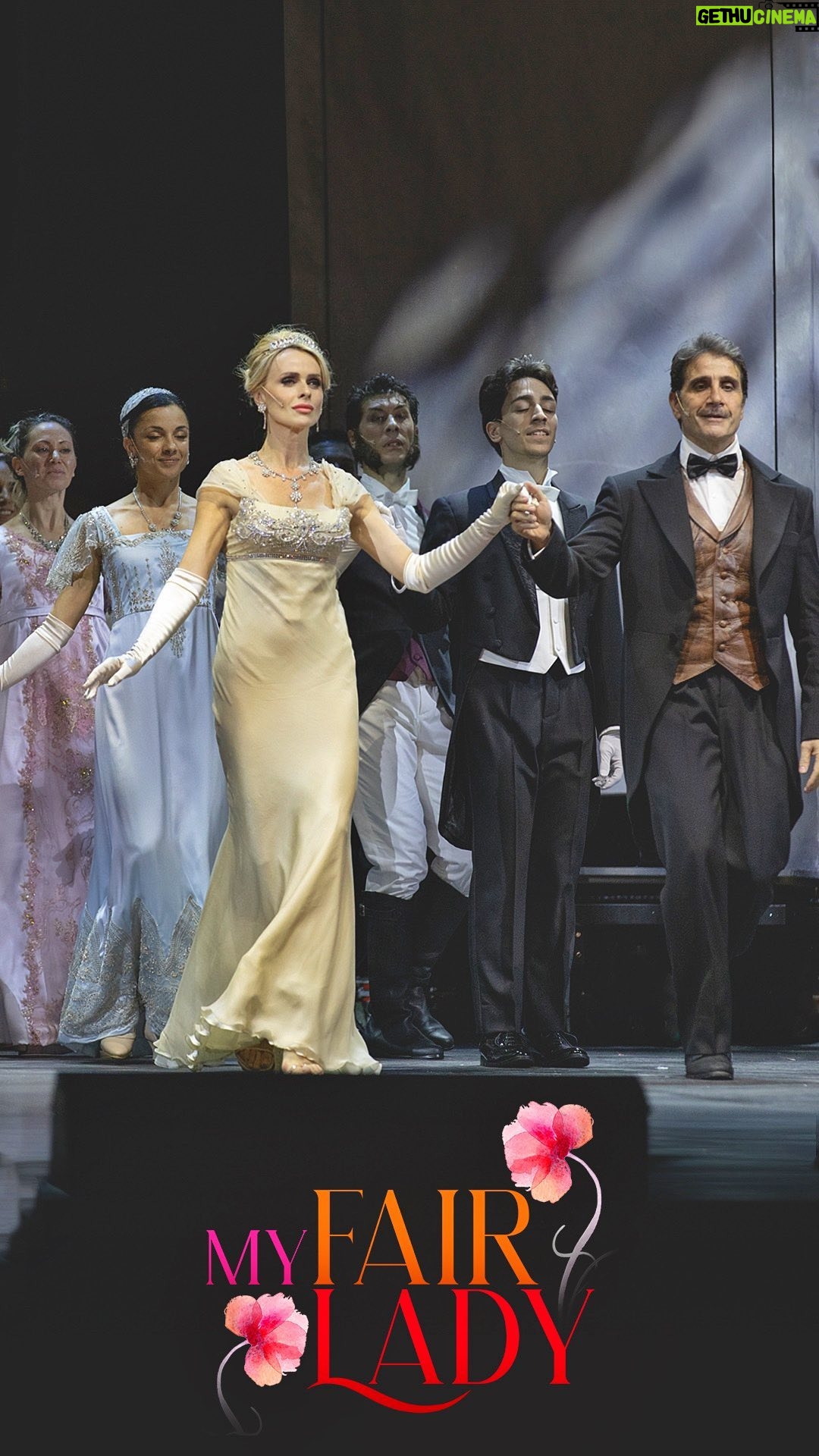 Serena Autieri Instagram - ULTIMI 3 GIORNI IN SCENA A ROMA! Vi aspettiamo al Teatro Sistina da questa sera fino a domenica per vivere insieme il sogno di My fair lady, la favola più celebrata al mondo! info e biglietti: ilsistina.it