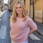 Serena Autieri Instagram – Un pieno di 🌞 in giro per le strade di #Roma!