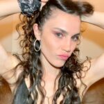 Serenay Aktaş Instagram - Kendi çapımda makyajla, hiç de fena değilim, fark edişiyle s.a. - a.s. postudur.