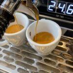 Serenay Aktaş Instagram – Ünlü şampiyon barista arkadaşımdan eğitim aldım da.. 😌
Biraz latte art sıkıntım var, pratikle çözeceğim inş. 🤭
( #reklam değil, #öneri )
