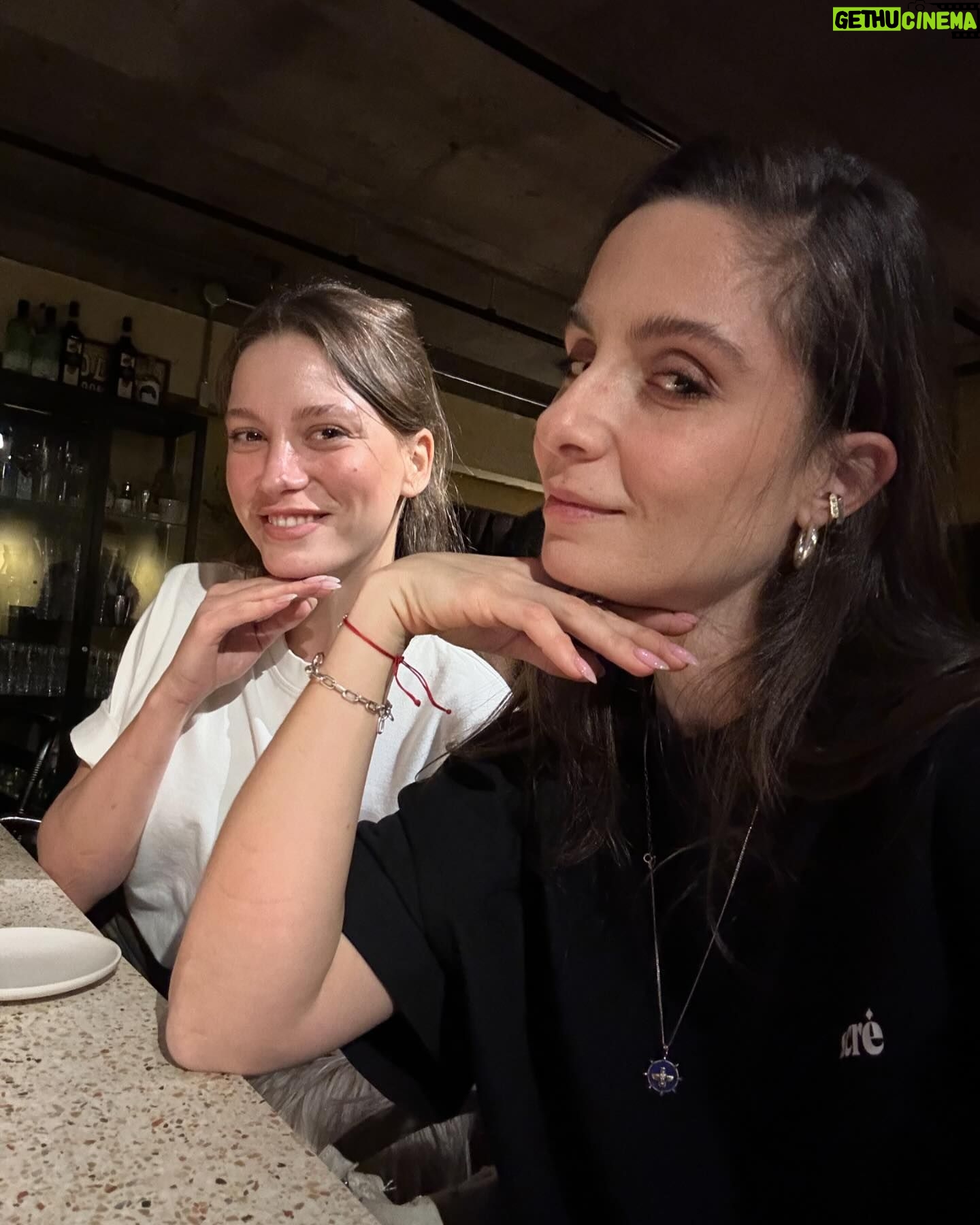 Serenay Sarıkaya Instagram - Seni çoook seviyorum. Bu kadar!!! 💕İyi ki doğdun!!💕