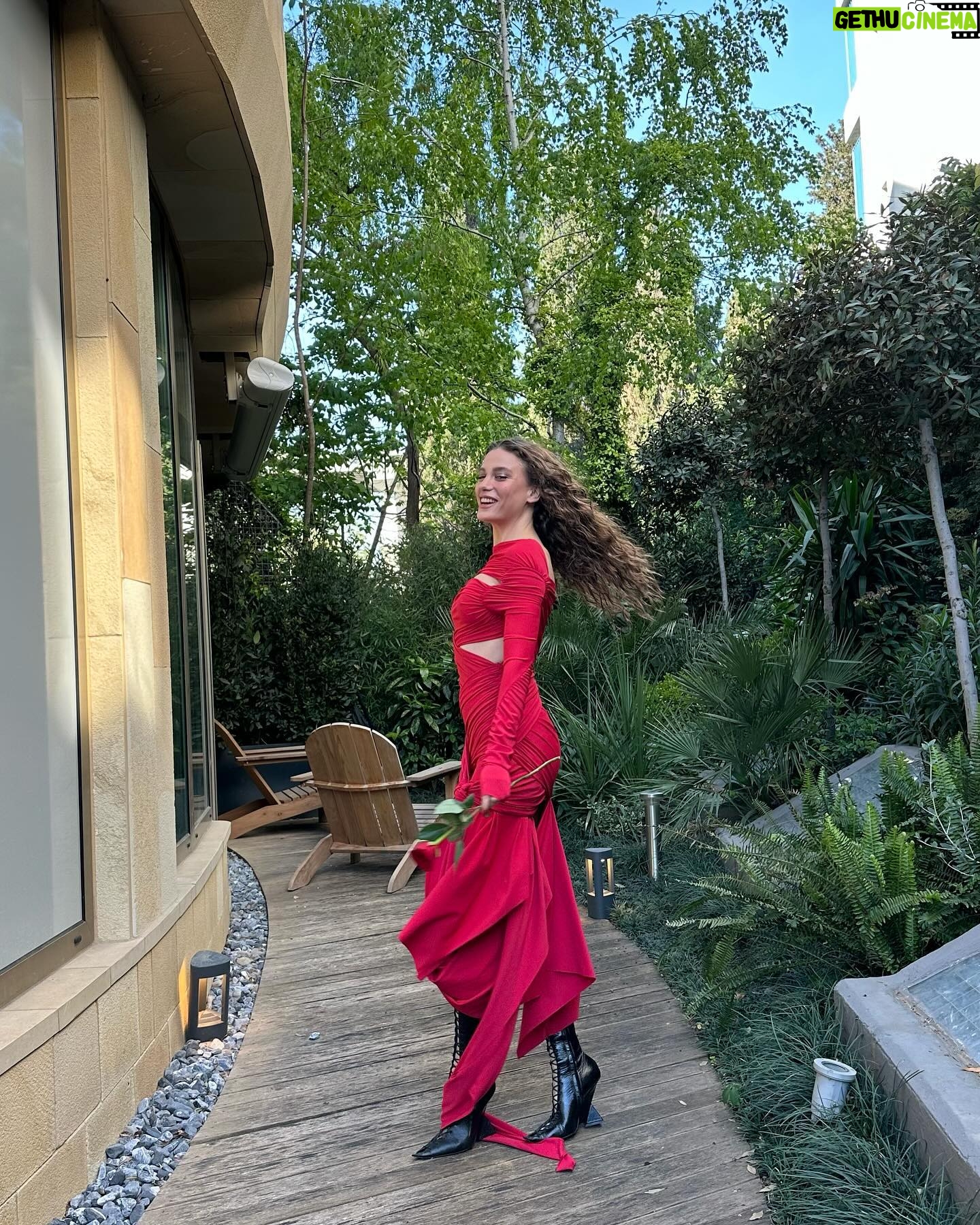 Serenay Sarıkaya Instagram - ♥️KİMLER GELDİ KİMLER GEÇTİ♥️