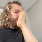 Sergey Romanovich Instagram – Только одна девушка может вытирать об меня ноги🤣