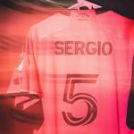 Sergio Busquets Instagram - Gran partido y pase a la siguiente ronda 🩷🖤 @thechampions @intermiamicf