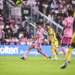 Sergio Busquets Instagram - Gran partido y pase a la siguiente ronda 🩷🖤 @thechampions @intermiamicf
