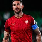 Sergio Ramos Instagram - Un empate fuera de casa que nos permite seguir sumando. Contento por volver a vivir un derbi con este escudo en el pecho. A draw away from home and another point earned. Exciting to experience a derby again with this badge on my chest.  #VamosMiSevilla⚪️🔴