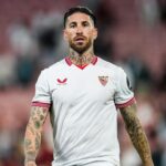 Sergio Ramos Instagram – Una noche redonda en casa. Gran partido colectivo, portería a cero y tres puntos más. A esto se le llama disfrutar del fútbol. 

A great night at home, a solid team performance, a clean sheet and another three points. This is what football’s all about.

¡Seguimos, @sevillafc!
