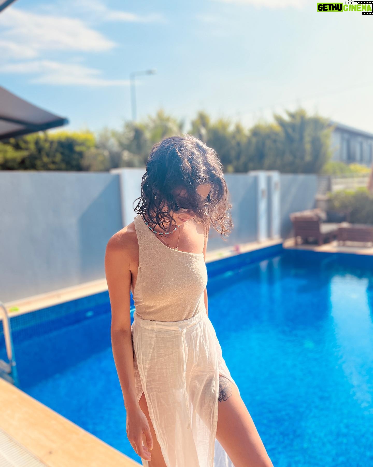 Serra Pirinç Instagram - guneslenebildigim surece yazi seviyorum 🥰