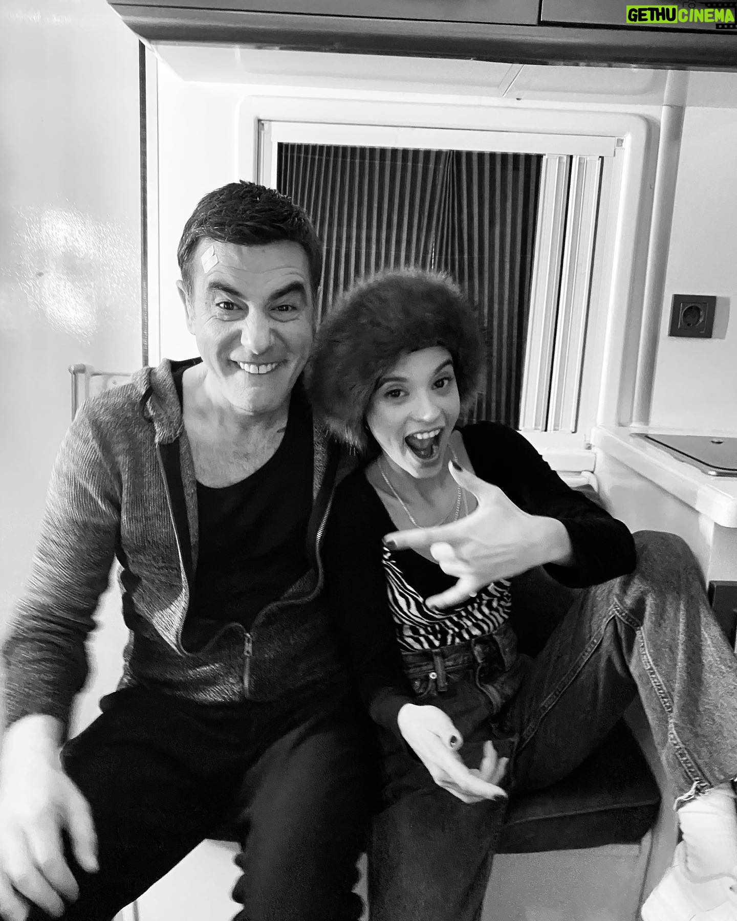 Serra Pirinç - 103.1K Likes - biz daha iyisini yapana kadar en iyisi bu 🖤 bu daha baslangic… veda postu yarina sanirim henuz cesaret edemiyorum / @begumbirgoren GOZUNDEN❤️🔥