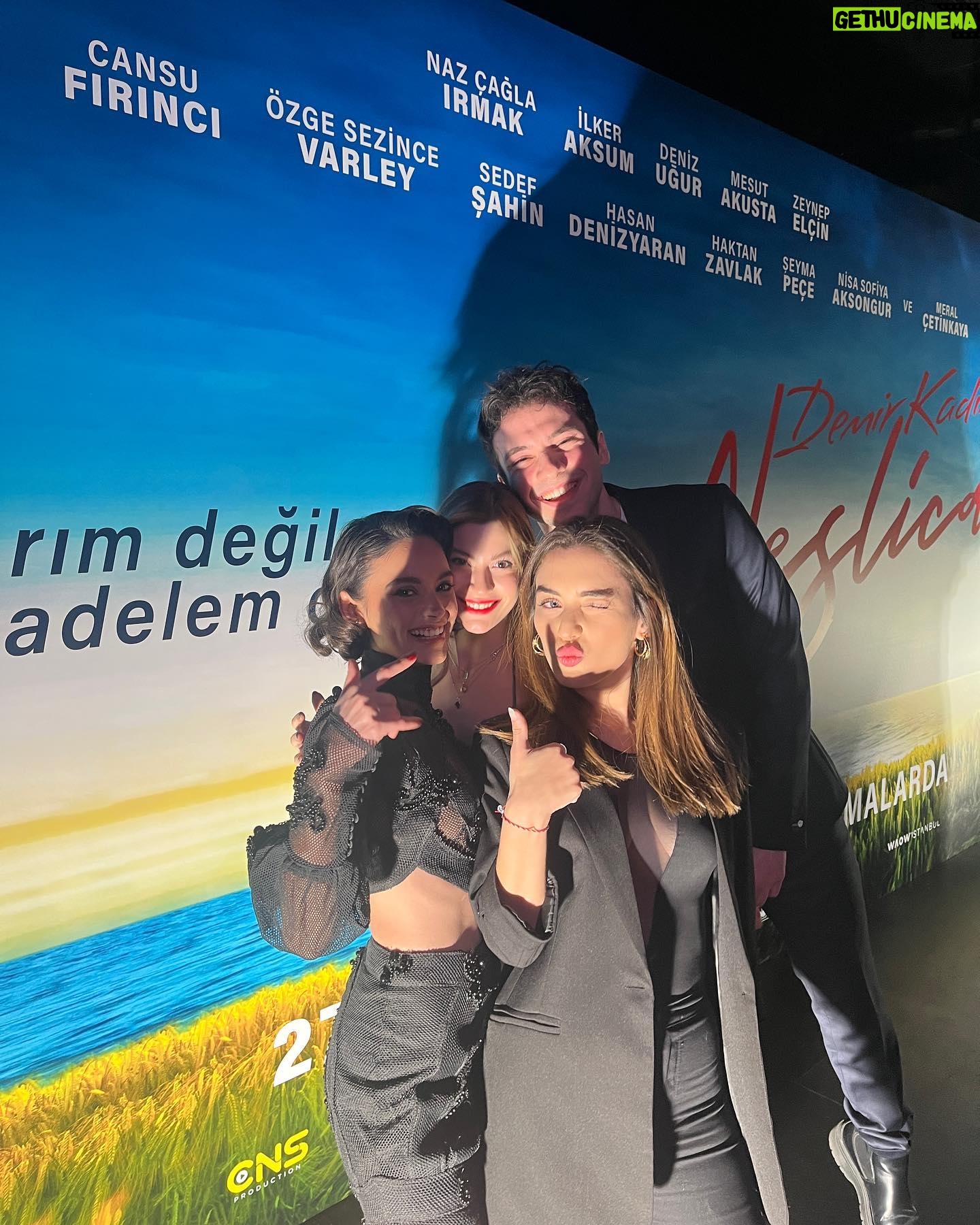 Serra Pirinç - 79.7K Likes - muuuhtesem takimim icin @zuleyhakuru ‘ya , muhhhtesem sacim ve makyajim icin @zeynephalitogullari ‘na cok tesekkur ederim 💛💛 HAPPY HAKO DAYYYY 🧿🧿 gisesi bol olsun dostum