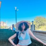Serra Pirinç Instagram - yaz gelmezse biz ona gideriz 💙🦋
