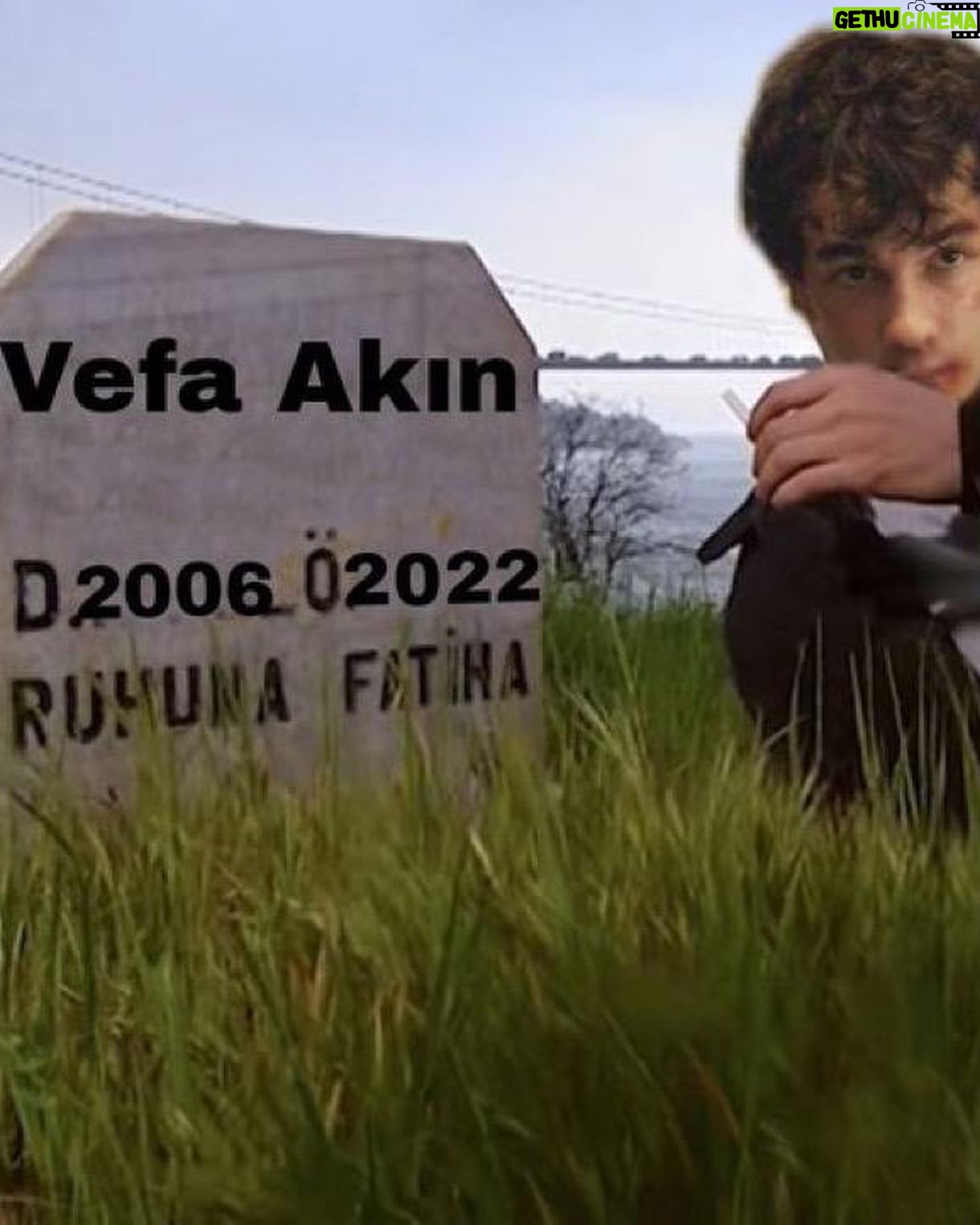 Serra Pirinç - 107.9K Likes - biz dükkanı kapatalı bugün bir sene olmuş.
