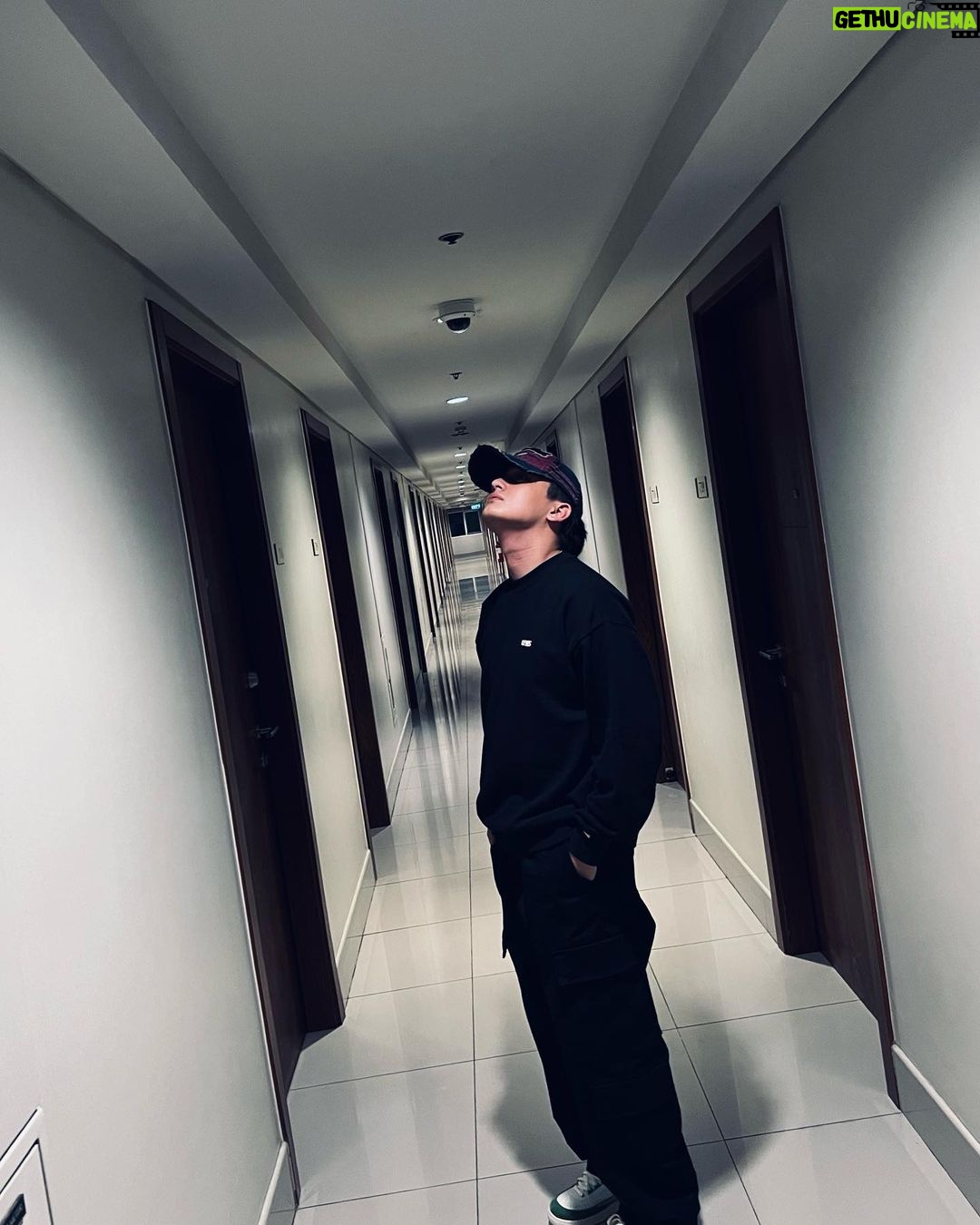 Seth Fedelin Instagram - Mahal eto mas okay na ba😅?