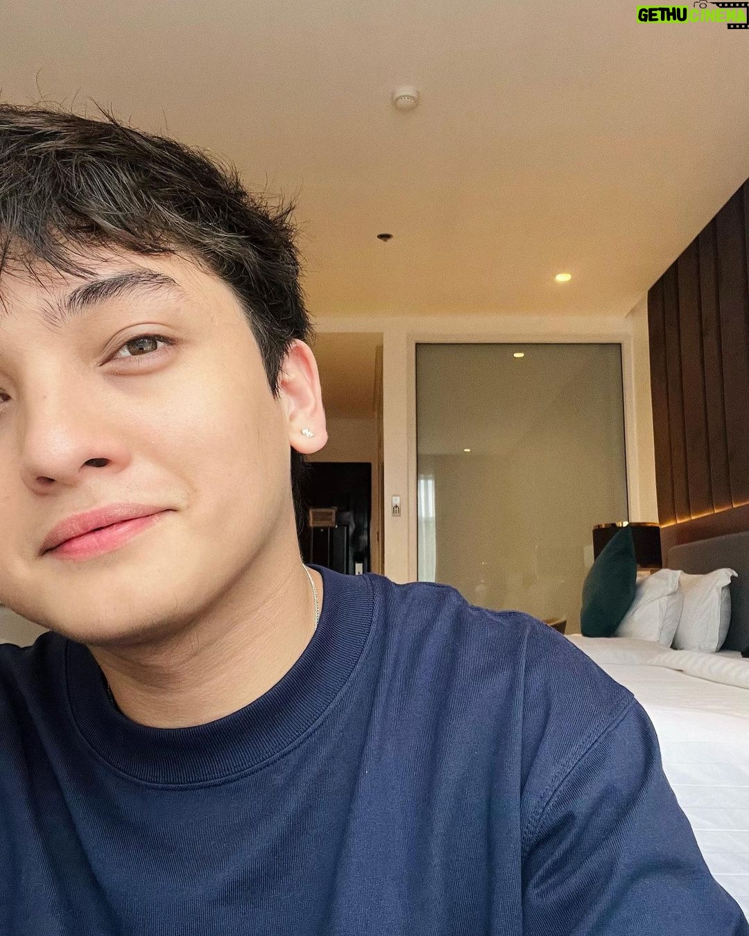 Seth Fedelin Instagram - Para laging healthy at glowing ang skin, I always make sure na gamit ko ang Foaming Facial Cleanser ng @brilliantskinessentialsmain ✨ Visit their official website for more info at https://brilliantskinessentials.ph/product/brilliant-for-men-foaming-facial-cleanser/ #BrilliantForMen #FoamingFacialCleanser