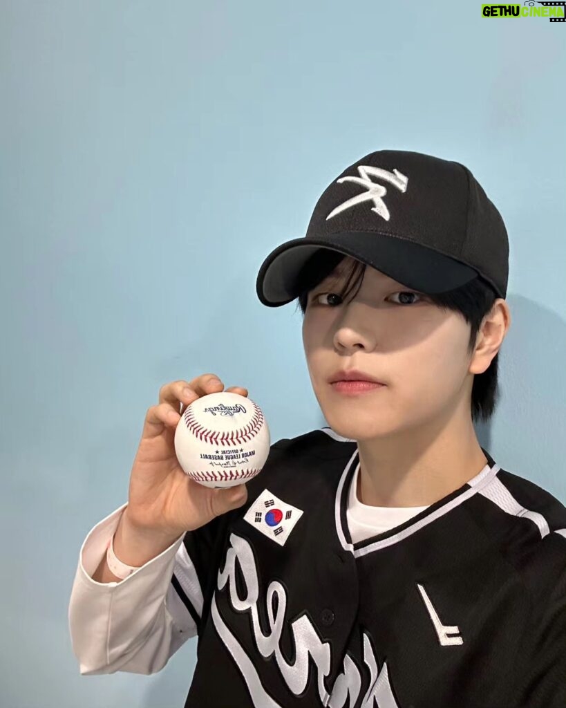 Seungmin Instagram - STRIKE⚾️⚾️⚾️ #MLB #SeoulSeries