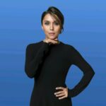 Sevara Nazarkhan Instagram - Menga doim parvoz davomida havo kemasida taqdim etiladigan taomlar tayyorlanuvchi oshxonaga tashrif buyurish qiziq bo‘lgan. Niyatimga yetdim va bugun sizga ham siz sevgan taomlar qanday tayyorlanishini ko’rsatamiz. Siz qaysi taomni yaxshi ko’rasiz? Мне всегда было интересно побывать там, где готовятся блюда, которые подают нам во время полета на самолете. Желание осуществилось, мы провели экскурсию в кетринг авиакомпании и решили показать и вам, как проходит процесс приготовления ваших любимых блюд. А вам какое блюдо нравится? #uzbekistanairways