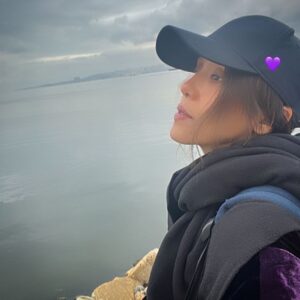 Sevara Nazarkhan Instagram - Er yuzidagi har bir jon ilhom va muhabbat manbai tabiatga intiladi!  Каждая душа на земле стремиться к природе-источнику вдохновения и любви! Да будет так. ♥️💙💜