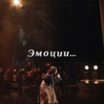 Sevara Nazarkhan Instagram - Фильм-концерт « Севги»,всё это о том,как каждый из нас проживает свою жизнь-в борьбе и не только,в стремлении быть лучше для себя прежде всего,в моменте-когда важно сдаться,чтобы победить. Любовь-всегда была и остаётся главной движущей силой и красотой. Севара Назархан. •••••••••••••• “Sevgi” kino-kontserti, har birimiznig hayotimizni qanday yashab o’tishimiz haqida: hayotimizni kurashda, nafaqat o’zimiz uchun yaxshiroq bo’lish, o’sish istagida, birinchi navbatda, g’alaba qozonish uchun taslim bo’lish muhimligidadir. Sevgi har doim asosiy harakatlantiruvchi kuch va go’zallik bo’lgan va shunday bo’lib qoladi. Sevara Nazarkhan.