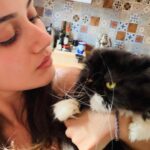 Sevda Erginci Instagram - Aslında mutlu da ağzı yamuk, anlaşılmıyo 🤷🏻‍♀️