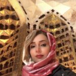 Shabnam Gholikhani Instagram - بماند به یادگار از سفر یک روزه من به شهر زیبای اردبیل👌🏼 بقعه شیخ صفی‌الدین اردبیلی شاهکاری از هنر و معماری ایرانی محسوب می‌شود که محل دفن شیخ صفی، شاه اسماعیل و تعدادی از صاحب‌منصبان دوره صفوی است. این مجموعه منحصربه‌فرد در سال ۱۳۱۰ در میان آثار ملی ایران قرار گرفت و تنها اثر ثبت جهانی اردبیل به شمار می‌رود که در سال ۲۰۱۰ میلادی (۱۳۸۹ هجری شمسی) در فهرست میراث جهانی یونسکو به ثبت رسید. #اردبیل #بقعه_شیخ_صفی_الدین_اردبیلی #شبنم_قلیخانی #shabnamgholikhani #ardebil