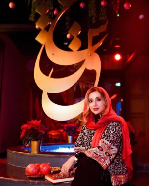 Shabnam Gholikhani Instagram - یلدای امسال با اجرای تئاتر یادگار نیاکان با هنرجویان قدیمی و با استعدادم
نویسنده: مجتبی قربانی
کارگردان: شبنم قلیخانی
بازیگران : فاطمه غفاری، شادی حیرت پور،ندا سهرابیان و مجتبی قربانی
با تشکر ویژه از تیم حرفه ایی آرت بازار که باعث شروع این رخداد فرهنگی شدند.
@nima.zarin 📸
@aaban.academy 
@artbazaardubai 
@fatemeghaffariofficial 
@mojtaba._.ghorbanii 
@s.nedasohrabian 
@sch_heydai